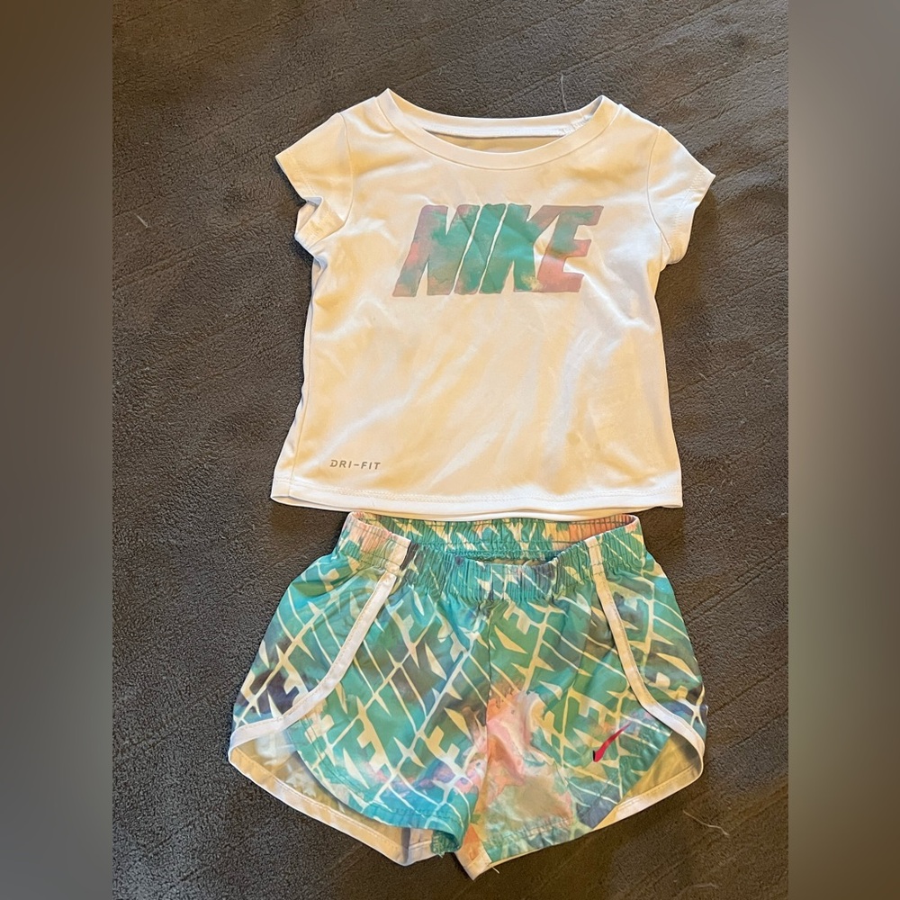 Nike toddler girl set